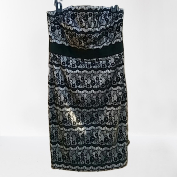White House Black Market Dresses & Skirts - NWOT WHBM Strapless Lace Dress
